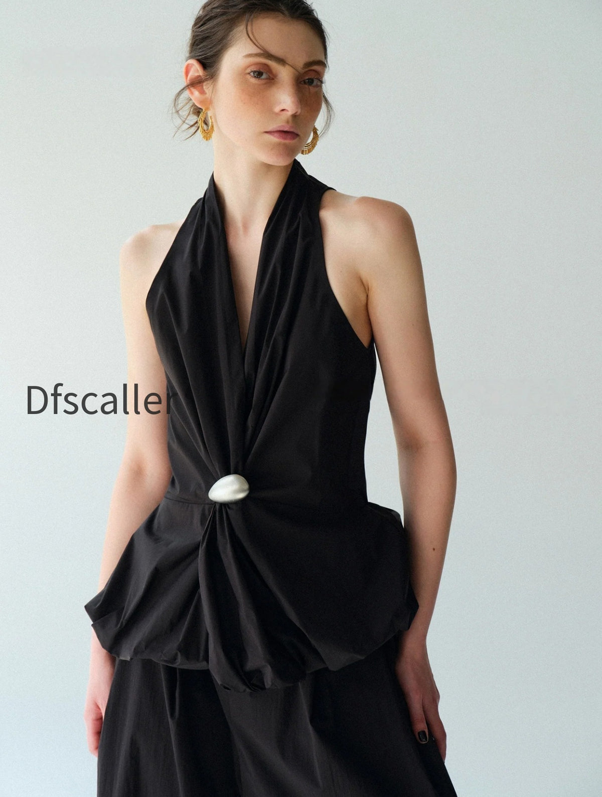 cotton-blend-halter-blouse-with-sculptural-brooch-irregular-knotted-waist-bubble-hem-sleeveless-top